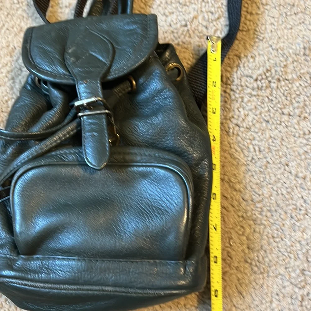 Backpack - Picture 5 of 7